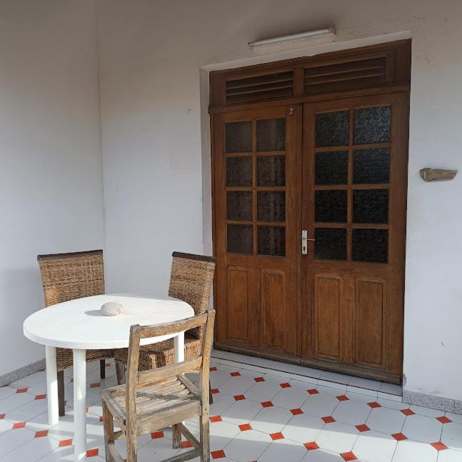 Votre Bungalow "Petit Tresor" Vintage 80 Apartment Le Carbet Exterior photo